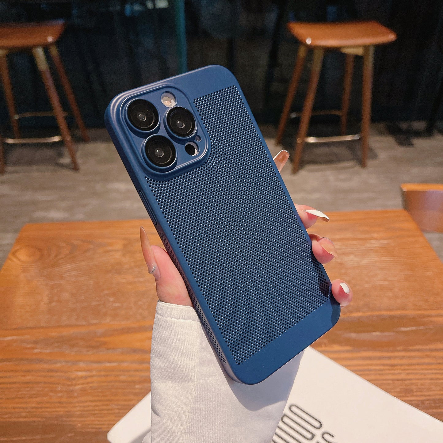 Honeycomb anti-drop phone case