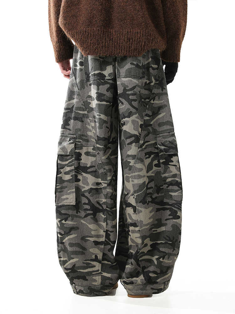 Retro Camouflage Wide-leg Jeans for Men