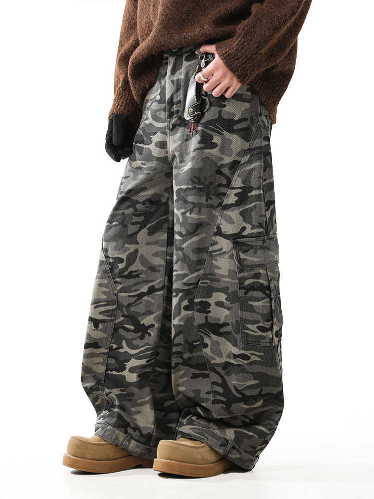 Retro Camouflage Wide-leg Jeans for Men